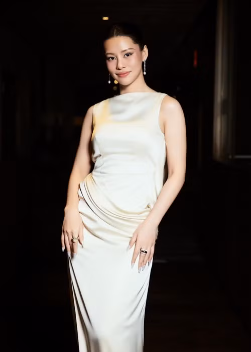 Chị đẹp là ca sĩ hiếm hoi theo đuổi dòng nhạc dream pop (nhạc ảo) mới lạ ở Việt Nam, kén chọn người nghe. Ảnh: FB Bùi Lan Hương.