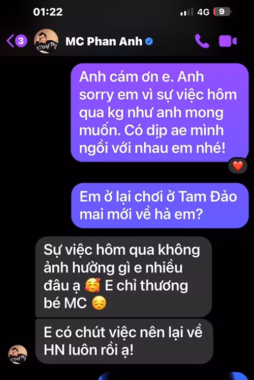 Kết thúc đêm nhạc, Duy Mạnh nhắn tin xin lỗi Phan Anh bởi Phan Anh không có cơ hội làm MC phần đấu giá từ thiện, thậm chí bị MC Tố Quyên cắt lời khi lên sân khấu. "MC Phan Anh, anh rất áy náy và ngại với em trong show diễn vừa rồi. Vì nó không được như điều anh mong muốn. Thông cảm cho anh nhé!", Duy Mạnh còn bày tỏ. Ảnh: FB Duy Mạnh.