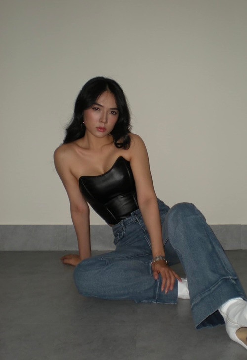 Tuệ Minh cá tính, gợi cảm ở đời thường. Ảnh: FB Tuệ Minh.