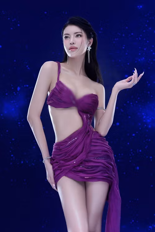 Tường San cho rằng việc nhờ Huy Hoàng phiên dịch trong hai phần thi ứng xử trong chung kết là muốn cho Huy Hoàng một cơ hội được đứng trên sân khấu cuộc thi nhan sắc.