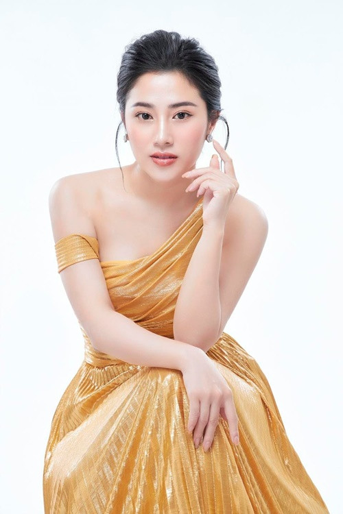 Năm 2022, Tố My hát đám cưới nhà đại gia tại Kiên Giang. Quản lý của nữ ca sĩ cho hay, cát sê của Tố My tại đám cưới này "bằng một chiếc xe hơi". Nhờ hát Bolero, nữ ca sĩ tậu được nhà 5 tỷ đồng, mua xe hơi.