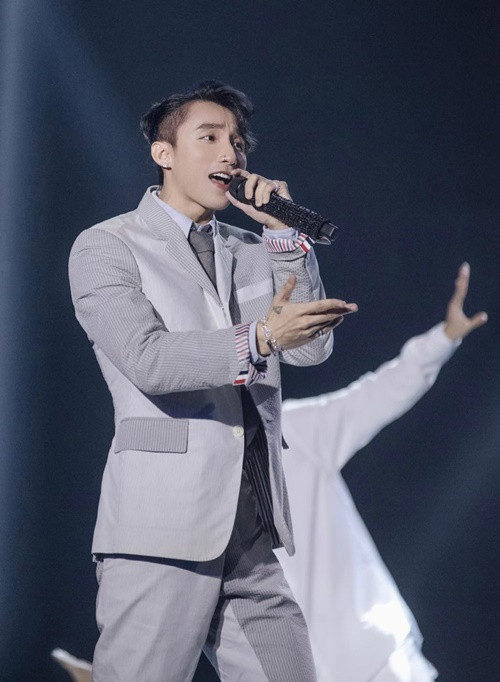 Sơn Tùng M-TP không công khai cát-sê đi hát nhưng nhiều người cho rằng với danh tiếng của mình, nam ca sĩ chắc chắn có thù lao khủng.