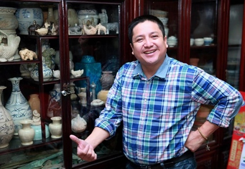 Nghệ sĩ Chí Trung chia sẻ trên Znews, anh theo bạn bè đi khắp nơi, thu mua những món đồ cũ rồi bán lại cho người chơi cổ vật. Ảnh: Sức Khỏe Đời Sống.