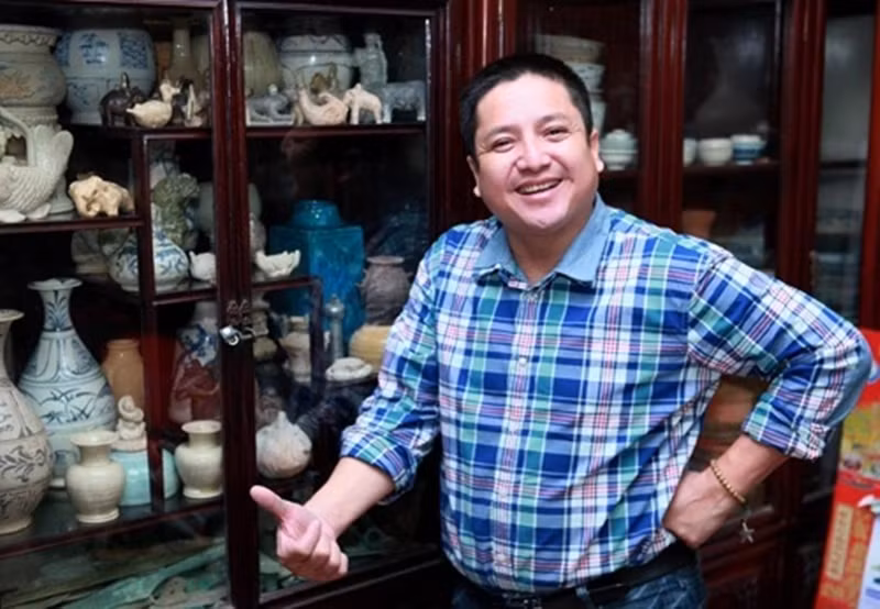 Nghệ sĩ Chí Trung chia sẻ trên Znews, anh theo bạn bè đi khắp nơi, thu mua những món đồ cũ rồi bán lại cho người chơi cổ vật. Ảnh: Sức Khỏe Đời Sống.