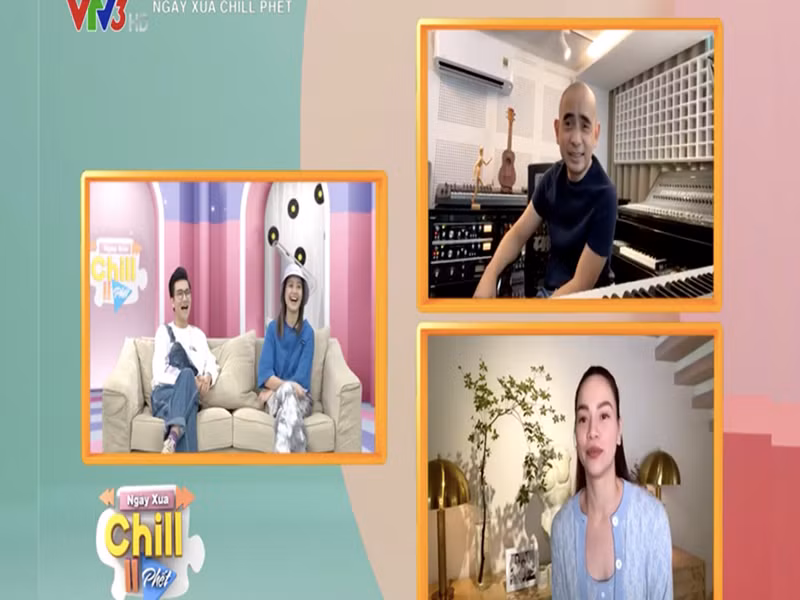 Trong chương trình Ngày xưa chill phết năm 2021, Hồ Ngọc Hà và Đức Trí có đoạn trò chuyện hài hước. Cụ thể, khi được yêu cầu kể kỷ niệm khó quên cùng nhạc sĩ Đức Trí, cô nói: "Em phải hỏi trước anh Trí, cẩn thận không anh bị nhốt luôn trong phòng ấy mà không được ra ăn cơm". Ảnh: Yeah1.