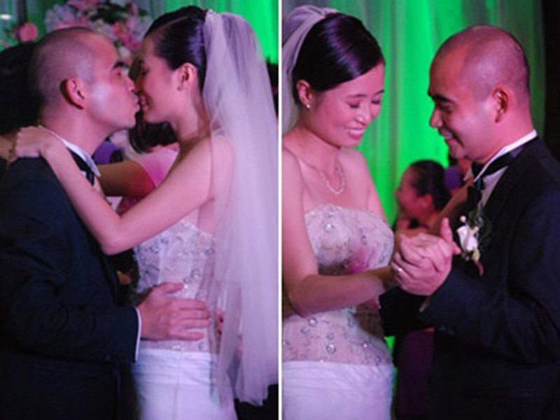 Nhạc sĩ Đức Trí kết hôn năm 2010. Theo Znews, 2 năm sau khi chia tay Hà Hồ, anh mới quen người phụ nữ này. "Trước đây chúng tôi là bạn, sau này yêu nhau một năm mới quyết định đến hôn nhân", nam nhạc sĩ chia sẻ. Ảnh: Znews.