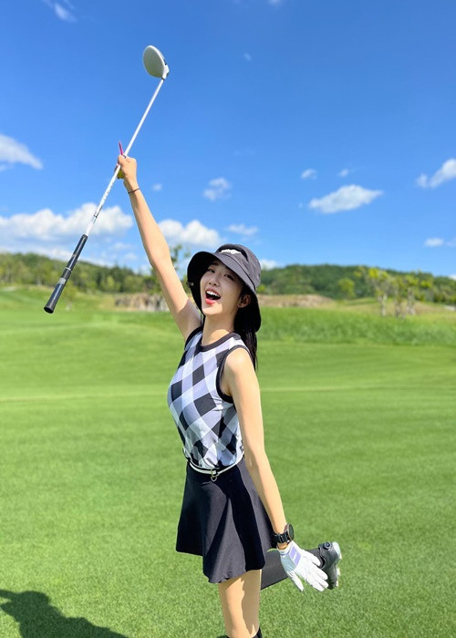 Sinh thời, Shin Hae Ri mê đánh golf.