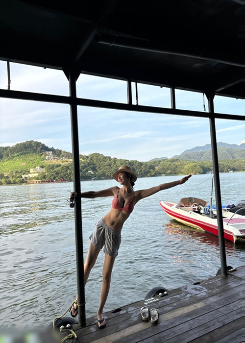 Sự ra đi của người đẹp khiến nhiều người bàng hoàng, thương tiếc.