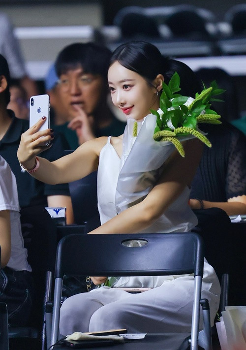 Shin Hae Ri không tiết lộ lý do cụ thể về việc dừng công việc người mẫu đua xe.