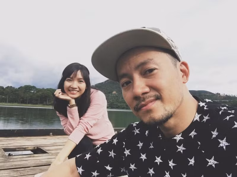 Rapper thay đổi phong cách sau khi lấy vợ kém 10 tuổi. Ảnh: FB Thụy Vy.