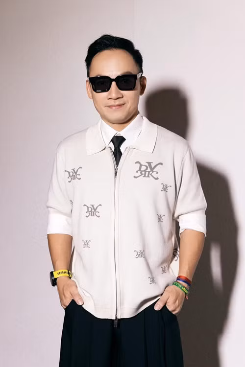 Sự lột xác của nam rapper gây bất ngờ. Ảnh: FB Tiến Đạt.