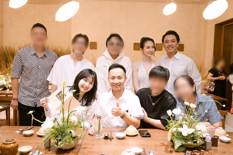 Vợ chồng Tiến Đạt được nhận xét có tướng phu thê. Ảnh: FB Thụy Vy.