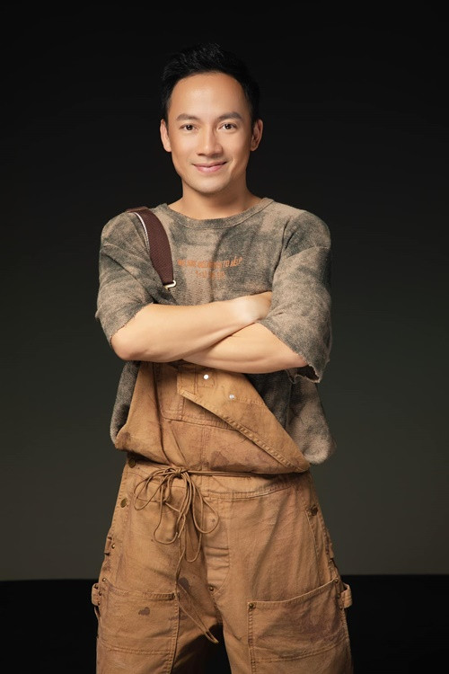 Tham gia Anh trai vượt ngàn chông gai, Tiến Đạt được khen mặc đẹp hơn. Ảnh: FB Tiến Đạt.