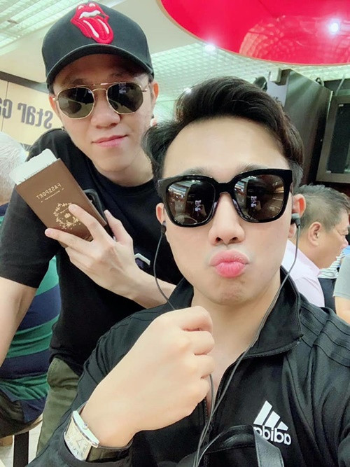 Anh Đức cho biết, việc bị Trấn Thành “bỏ buôn” trên sóng truyền hình chỉ là trêu đùa bình thường. “Thực ra tôi không có buồn và cũng đang thầm cảm ơn Trấn Thành vì biết đâu rao như vậy, đúng cái người mình có cảm tình, mình rung động thật rồi sao?”, Anh Đức nói. Ảnh: FB Anh Đức.