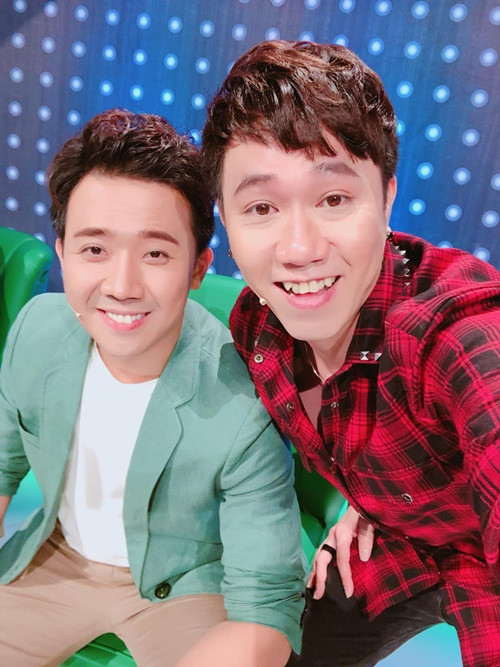 Khi Anh Đức hẹn hò Quỳnh Anh, Trấn Thành hỗ trợ bạn thân cầu hôn. Ảnh: FB Anh Đức.