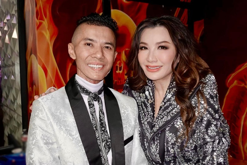 Trizzie Phương Trinh, Hồng Nhung biểu diễn ở đêm nhạc gây quỹ. Ảnh: Trizzie Phương Trinh.