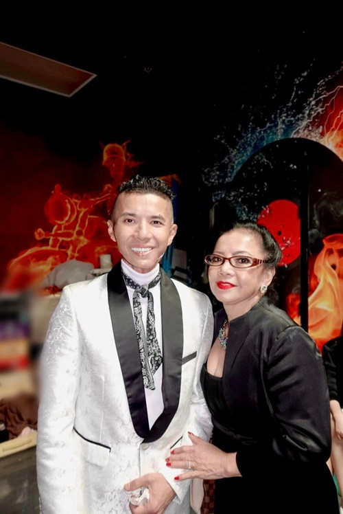 Kasim Hoàng Vũ là con trai của nữ hoàng nhạc rock một thời - Bích Phương. Mới đây, ca sĩ Bích Phương chia sẻ trên Dân Việt về bệnh tình của Kasim Hoàng Vũ. Ảnh: Trizzie Phương Trinh.