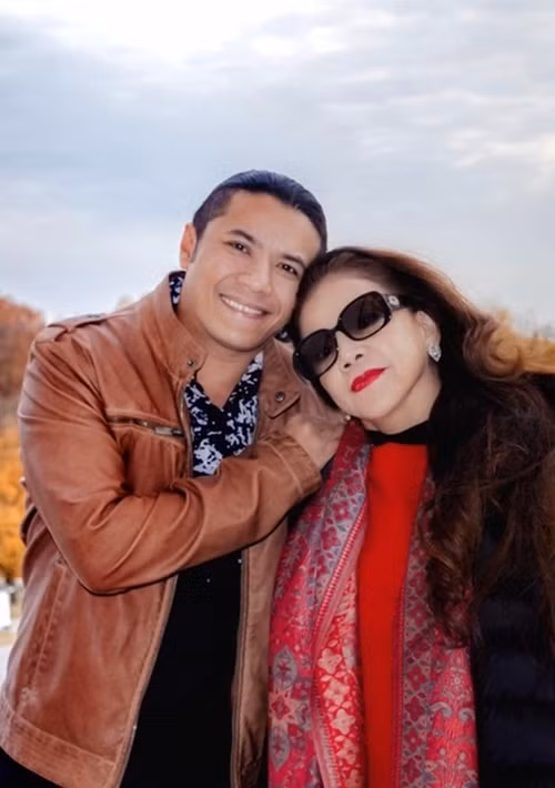 Kasim Hoàng Vũ đang chờ được can thiệp y học, hút hết dịch mủ ở vùng hàm. Ảnh: FB Kasim Hoàng Vũ.