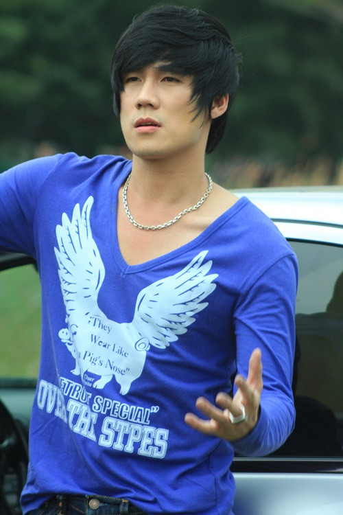 Hình ảnh Khánh Phương khi đi hát cách đây nhiều năm. Ảnh: FB Khánh Phương.