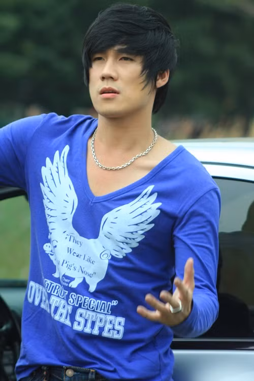 Hình ảnh Khánh Phương khi đi hát cách đây nhiều năm. Ảnh: FB Khánh Phương.