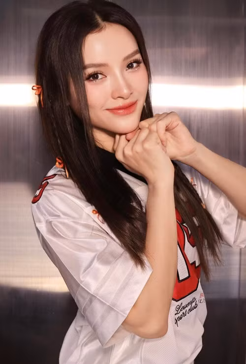 Phương Trinh Jolie thăng hạng nhan sắc khi tìm được bến đỗ bên Lý Bình sau thời gian dài làm mẹ đơn thân.