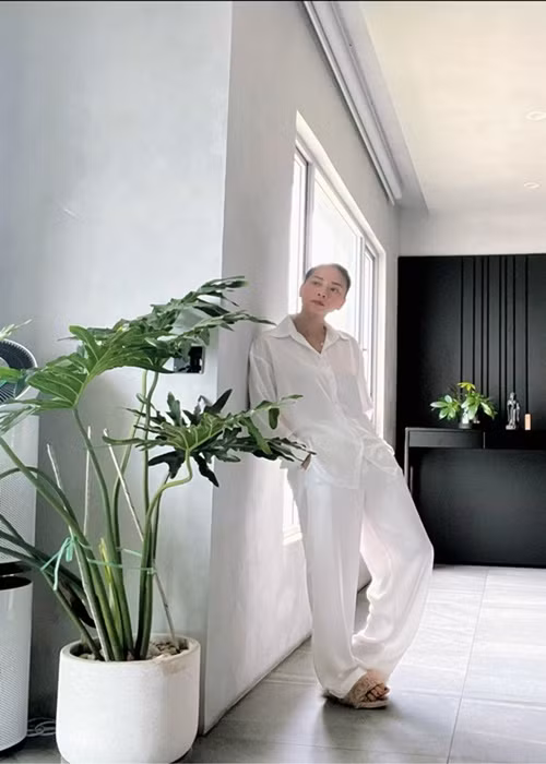 Nữ diễn viên không phô trương cuộc sống giàu sang dù giàu có. Ảnh: Instagram Ngô Thanh Vân.