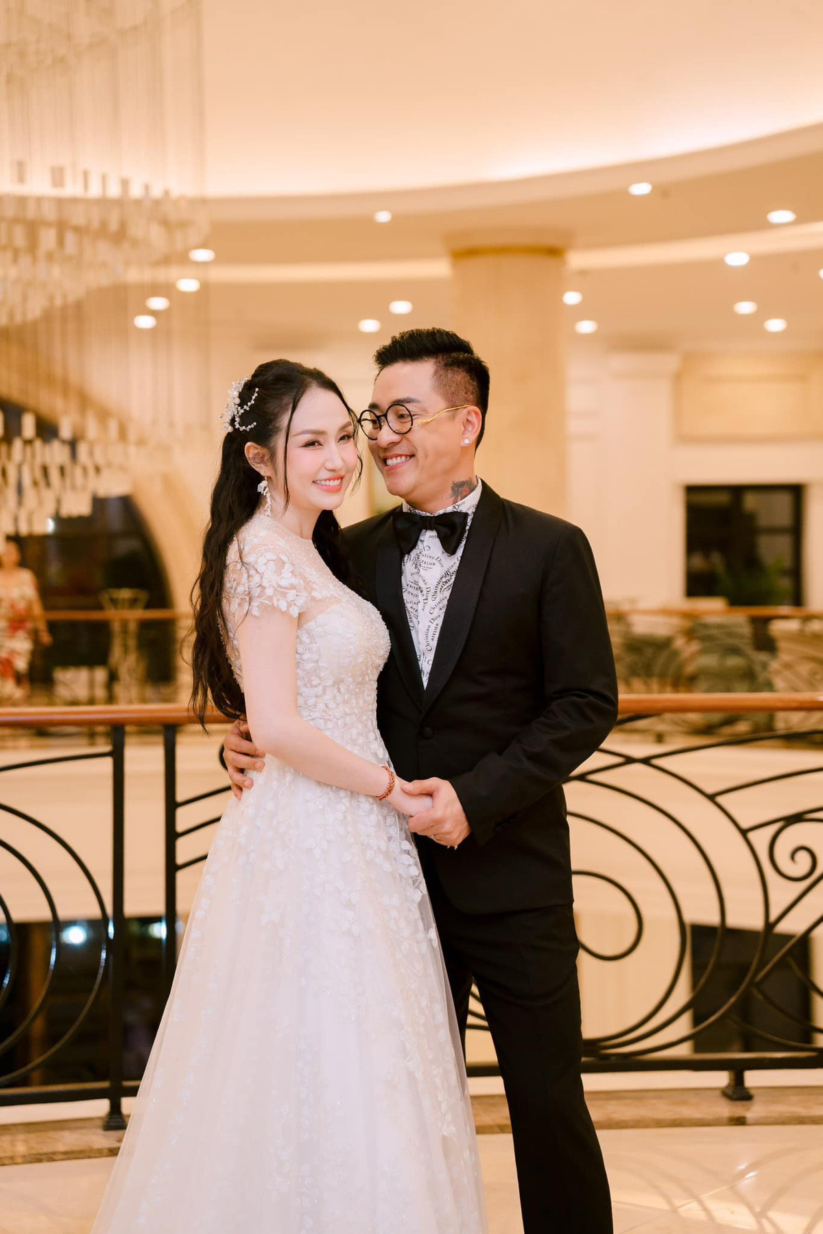 Tuấn Hưng từng tỏ ra rất bức xúc trước những bình luận kém duyên về việc Hương Baby đóng MV của Duy Mạnh. Ảnh: FB Tuấn Hưng.