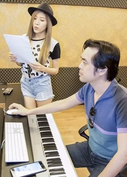 Thời còn gắn bó, Trang Pháp được Dương Khắc Linh hỗ trợ về ca hát. Ảnh: Vietnamnet.