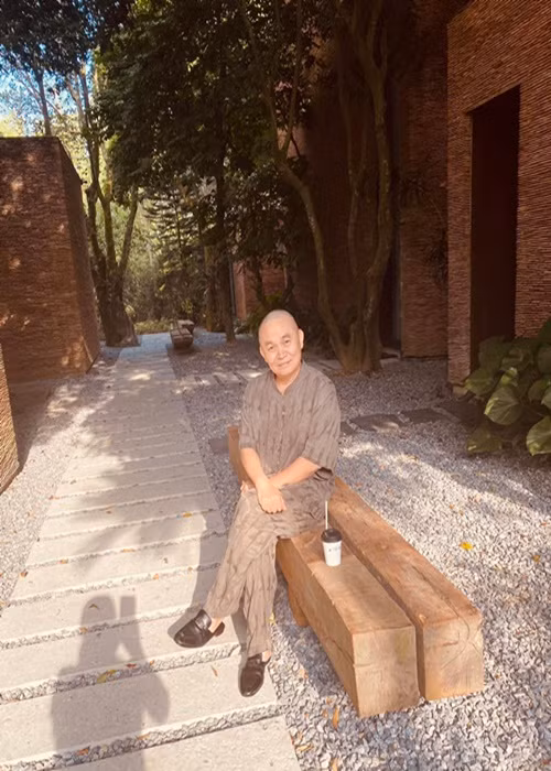 Cơ ngơi 5.000m2 của Xuân Hinh gồm Bảo tàng Đạo Mẫu, vườn vải thiều, một ngôi nhà nhỏ để nghỉ ngơi, phòng trưng bày, nhà bếp. Ảnh: FB Xuân Hinh.