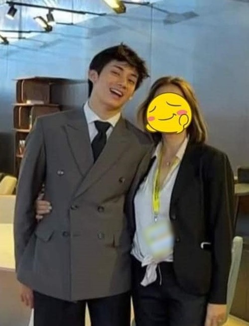 Phong cách thời trang đời thường của bạn trai Thiều Bảo Trâm đầy lịch lãm. Ảnh: Người Đưa Tin.