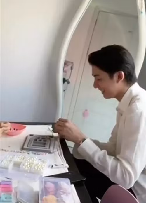 Nụ cười toả nắng của anh chàng đốn tim phái nữ. Ảnh: Người Đưa Tin.