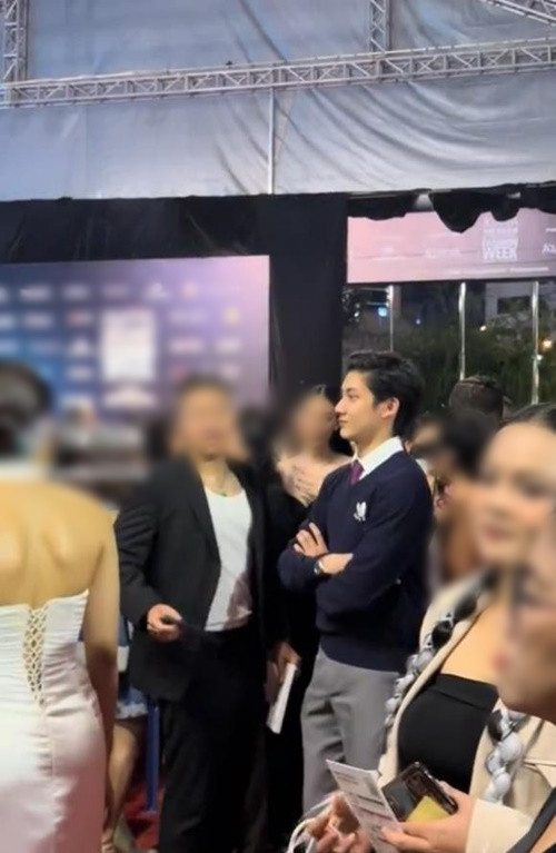 Sống mũi cao giúp bạn trai Thiều Bảo Trâm có góc nghiêng gương mặt đầy cuốn hút. Ảnh: Thương Hiệu Pháp Luật.