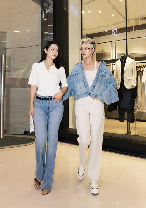 Phía Hà Kino từng chia sẻ: "Mọi người thắc mắc về "mối quan hệ" thì mình xin kể rằng Quỳnh là "học trò" thời vụ của mình được 1, 2 buổi trước chung kết The New Mentor 2023. Mình rất thương Quỳnh vì sự chịu khó, nỗ lực và nghiêm túc trong mọi việc đang làm. Đi tập chương trình cả ngày đêm về vẫn tập đến đau cả chân để tốt hơn mỗi ngày". Ảnh: FB Vũ Thúy Quỳnh.