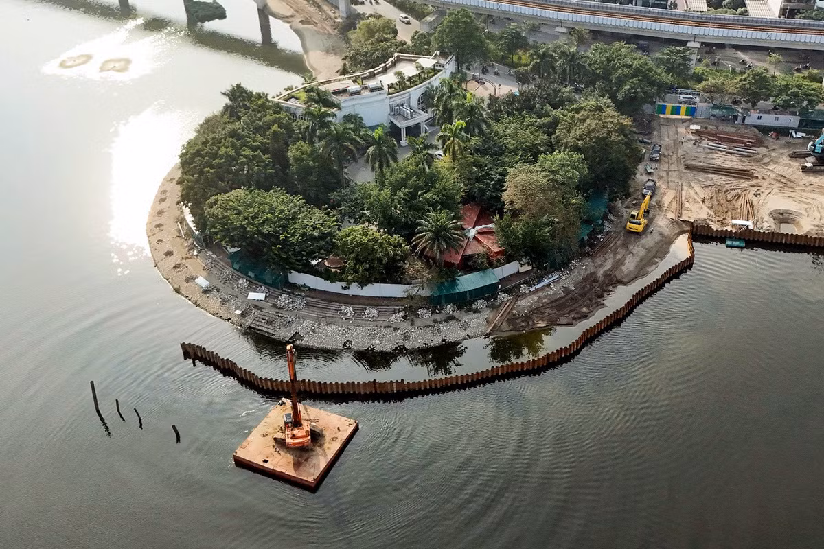 Khu bán đảo hồ Hoàng Cầu cũng nằm trong tổng thể quy hoạch và thực hiện dự án trong giai đoạn 2024-2026. Tuy nhiên, bán đảo này hiện nay do tư nhân quản lý, do vậy, quận Đống Đa đã yêu cầu họ cải tạo để đồng bộ cảnh quan toàn bộ khu vực.