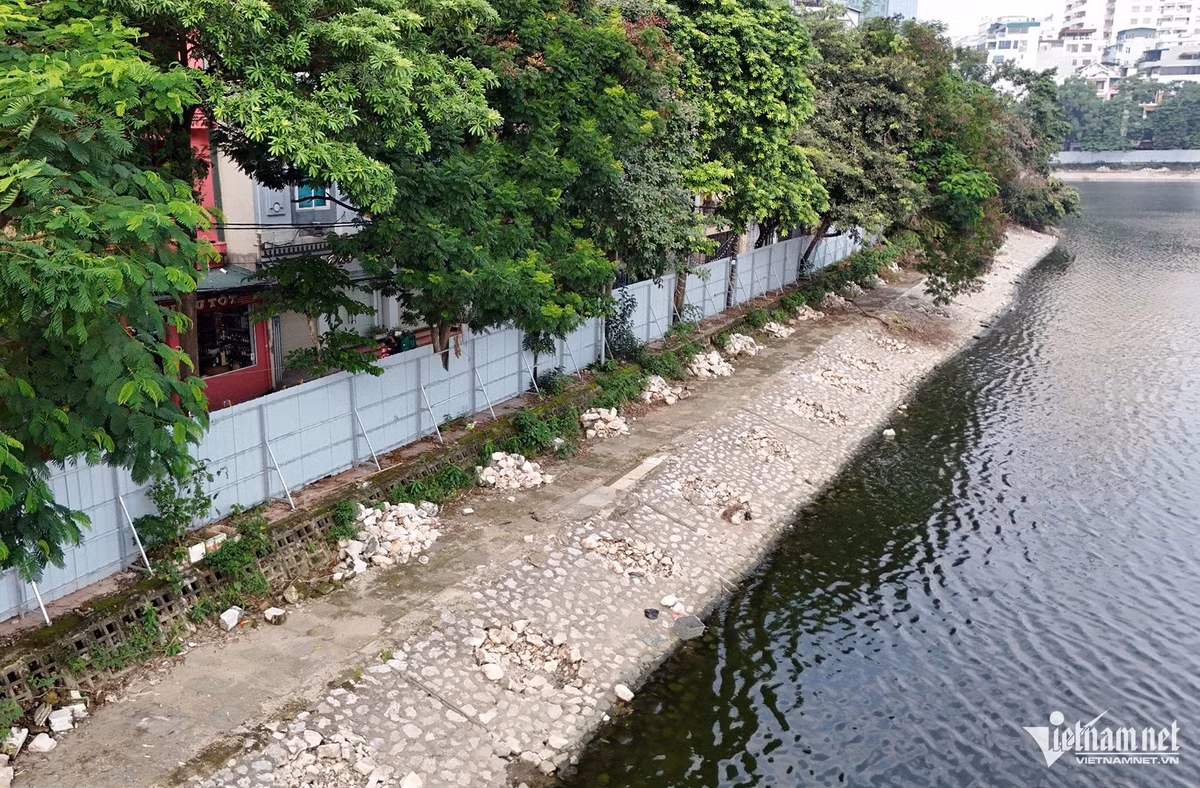 Xung quanh hồ Hoàng Cầu sẽ được làm đường dạo bằng bê tông. Quận Đống Đa định hướng khu vực xung quanh hồ Hoàng Cầu là điểm vui chơi, nghỉ ngơi, tham quan hấp dẫn trên địa bàn Hà Nội.