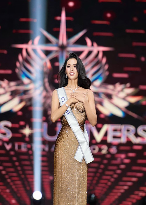 Hương Ly đoạt danh hiệu á hậu 1 cuộc thi Miss Universe Vietnam năm 2023. Tháng 5/2024, cô được bổ nhiệm làm Giám đốc quốc gia Miss Universe Vietnam, thay thế vị trí của MC, BTV Quỳnh Nga. Ảnh: FB Hương Ly.