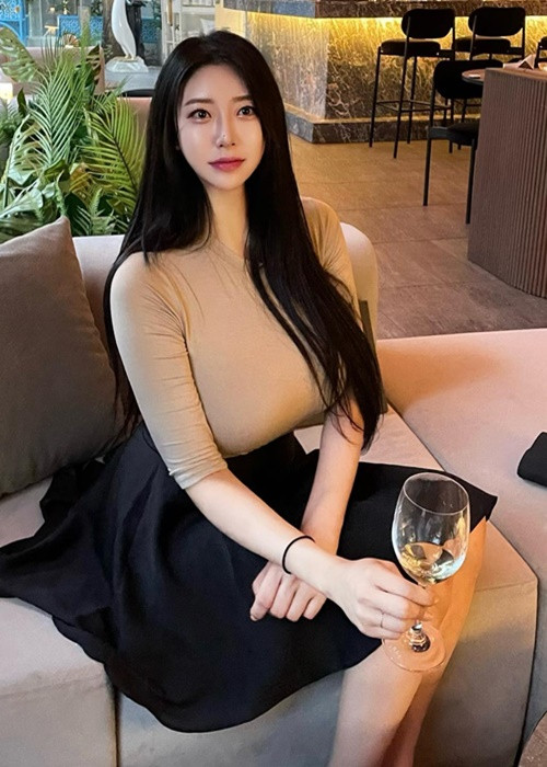 Shim Ha Jin lựa chọn con đường trau dồi ngày một hoàn thiện bản thân thay vì chọn đường tắt đi lên bằng chiêu trò.