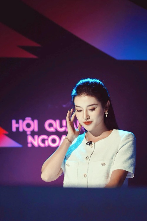 Huyền My lấn sân làm MC, kinh doanh trong những năm gần đây. Ảnh: FB Huyền My.