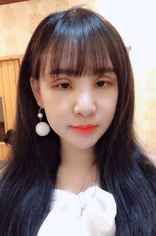 Yến Tatoo thay đổi ngoại hình để sự nghiệp tươi sáng hơn. Ảnh: Vietnammoi.