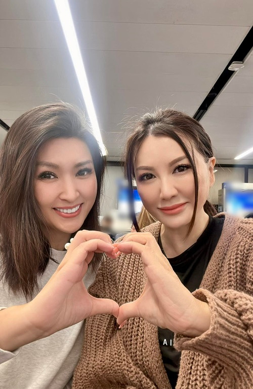 Trizzie Phương Trinh và Hồng Nhung đều tham gia đêm nhạc quyên góp giúp đỡ ca sĩ Kasim Hoàng Vũ. Ảnh: FB Trizzie Phương Trinh.