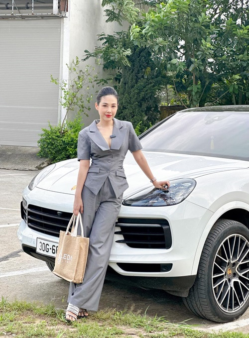 Bà mẹ 3 con có cuộc sống khá sang chảnh. Ảnh: FB Tố Quyên.