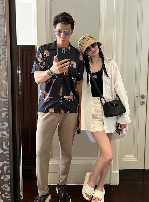 Nhờ nhan sắc không tuổi, Trần Kiều Ân đẹp đôi bên chồng kém 9 tuổi.