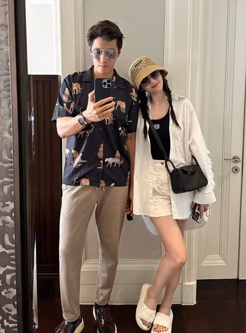 Nhờ nhan sắc không tuổi, Trần Kiều Ân đẹp đôi bên chồng kém 9 tuổi.