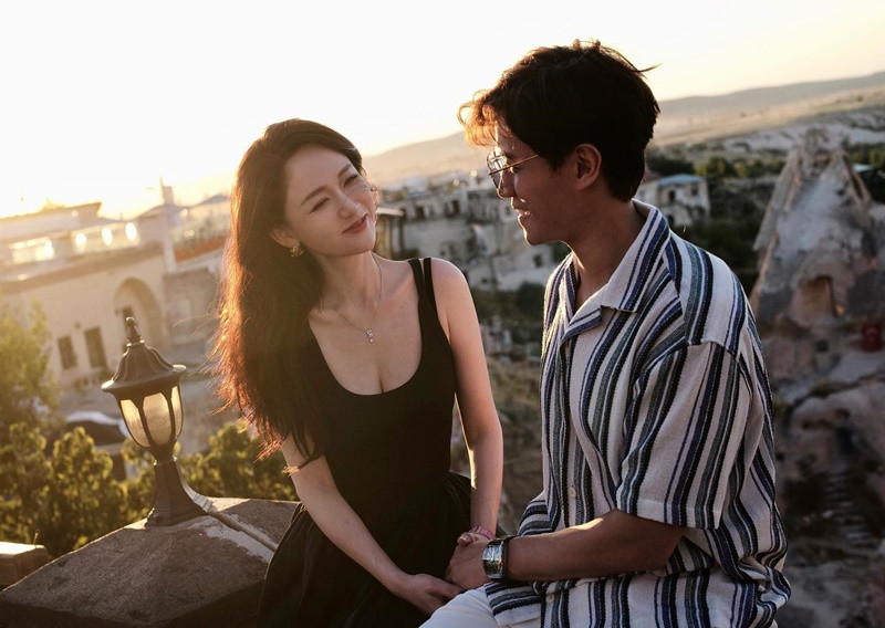 Ở tuổi 45, Trần Kiều Ân trẻ trung, quyến rũ, chẳng trách Alan mê mẩn.