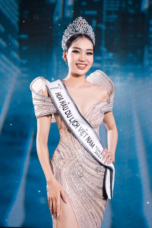 Kỳ Duyên có chiều cao 1m75, số đo ba vòng 90-62-92 cm. Ảnh: FB Hoa hậu Du lịch Việt Nam Toàn cầu.