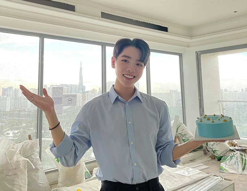  Ca sĩ Đức Phúc dọn về căn hộ 10 tỷ vào đầu năm 2022. Ảnh: FB Đức Phúc.