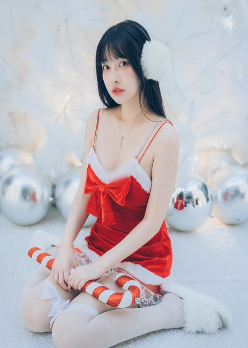 Trên mạng xã hội, cô nàng thường xuyên đăng tải những bức ảnh xinh lung linh của mình.