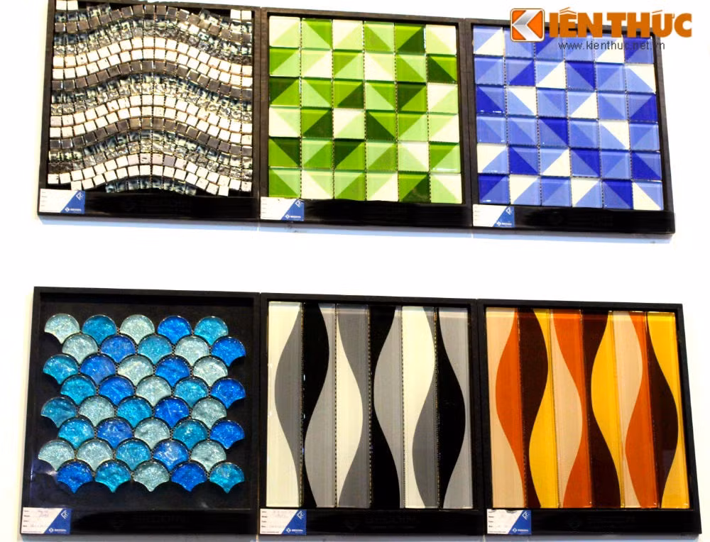 Đặc tính của loại gạch này là chịu mài mòn, chịu axít – kiềm – muối, chịu ẩm nước, chịu nhiệt cao; màu sắc vĩnh cửu, không phai màu, màu sắc của gạch bền theo vật liệu; không bám bụi và cách nhiệt tốt…