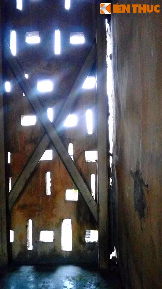 Tuy nhiên, đã 6 năm trôi qua, khu tập thể chống nạng này vẫn y nguyên.