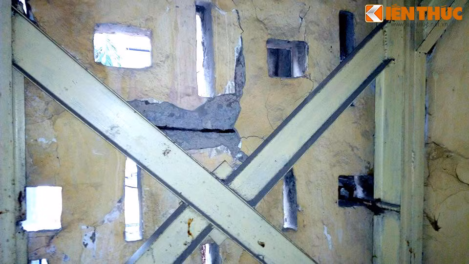 Người dân sống tại khu tập thể cũ này đang mong mỏi chính quyền thành phố Hà Nội sớm đôn đốc các đơn vị liên quan đẩy nhanh dự án xây dựng khu nhà mới.